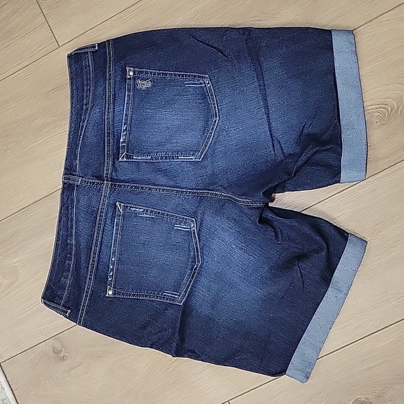 Jessica Simpson lively Bermuda jean shorts - Picture 2 of 3